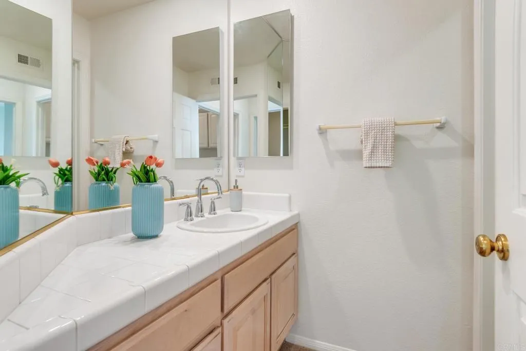 https://cdn.realtyfeed.com/cdn/127/306705019/fc7e5881c07f0dfe8aee0c3ef0f63bb1.webp