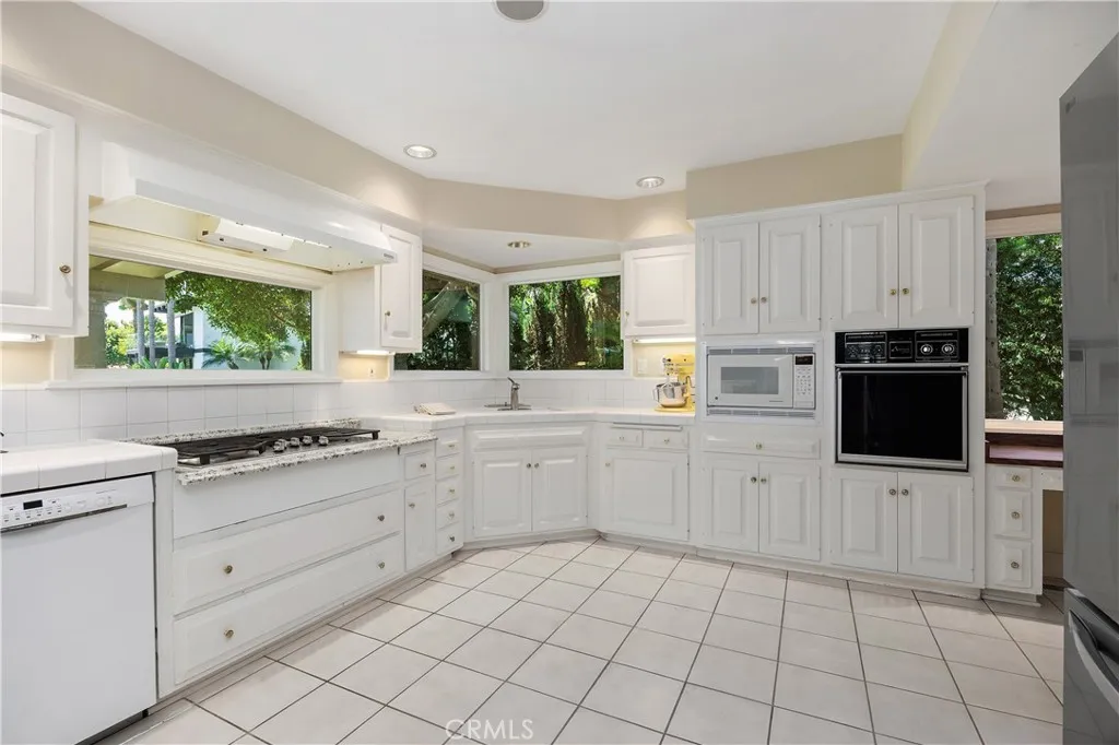 https://cdn.realtyfeed.com/cdn/127/306705052/31a9e06c3e88a100c9fd651f2b89c68e.webp