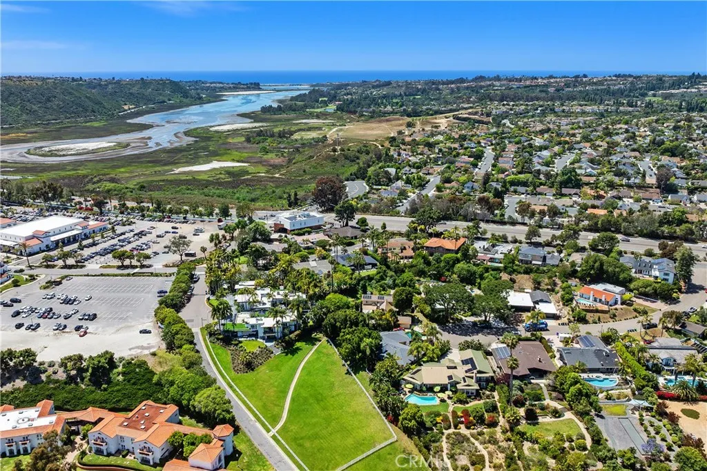 https://cdn.realtyfeed.com/cdn/127/306705052/49bfca8a745bd5b8e6220af492c9c106.webp