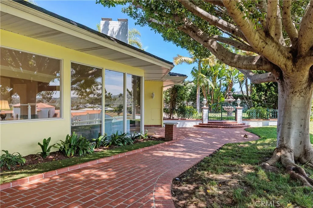 https://cdn.realtyfeed.com/cdn/127/306705052/6d35d0e76f1f987d7aafd6eabb4817d9.webp