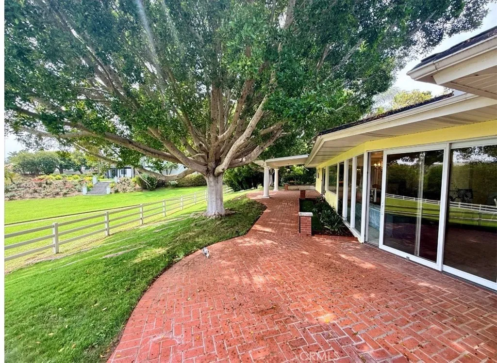 https://cdn.realtyfeed.com/cdn/127/306705052/a4c496093c920dd0af730ca860bbb902.webp