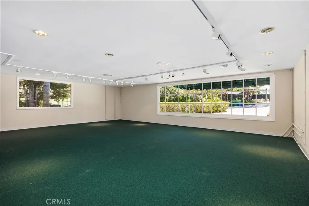 https://cdn.realtyfeed.com/cdn/127/306705052/eab0b9448b240e0623e5124fd01936e7.webp