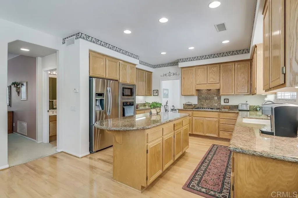 https://cdn.realtyfeed.com/cdn/127/306705057/53fa6f2f9cf51af50e3f531627848d60.webp