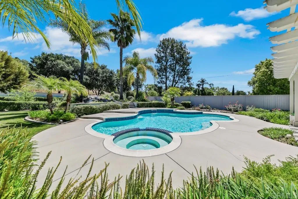 https://cdn.realtyfeed.com/cdn/127/306705057/a4eff9941d6905752a813c52b5982f58.webp