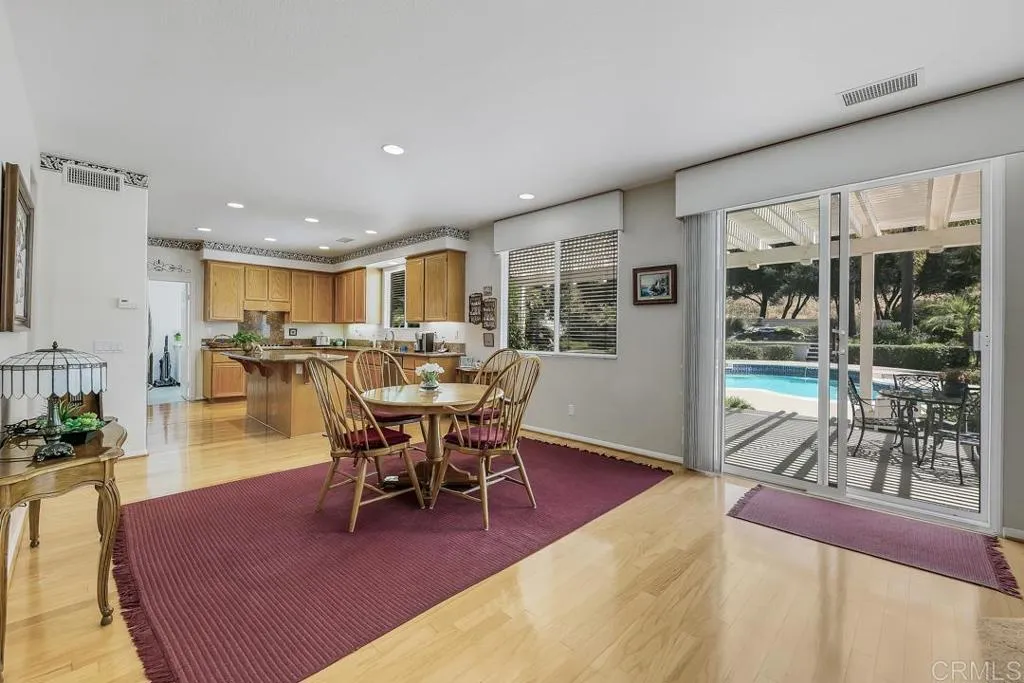 https://cdn.realtyfeed.com/cdn/127/306705057/e396711806b06c137fd306f1b5212cb8.webp