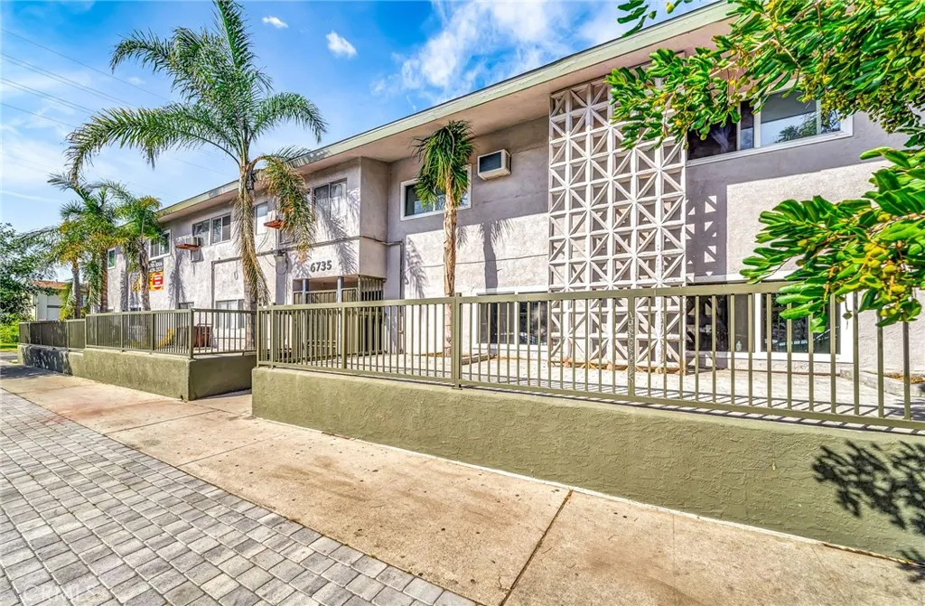 North Hollywood, CA 91606