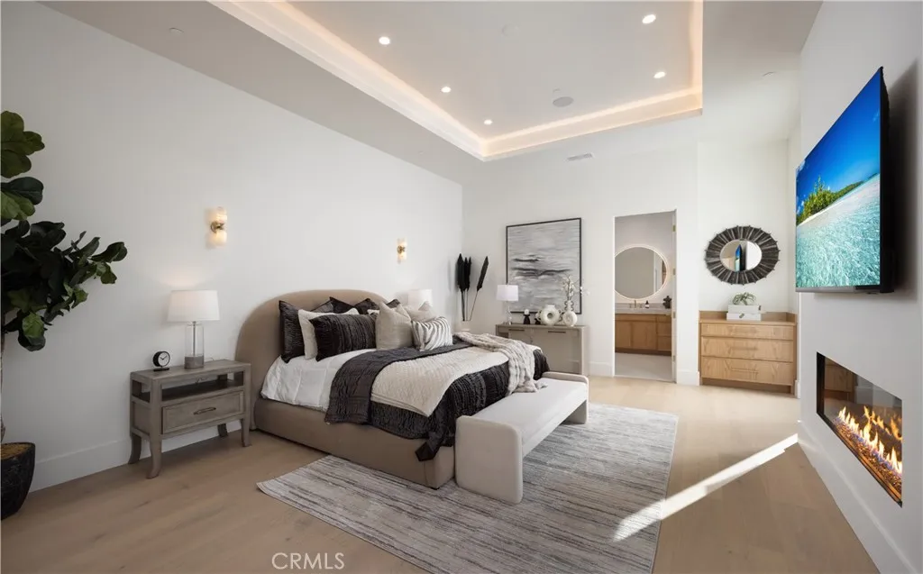 1453 Galaxy Dr, Newport Beach, CA, 92660