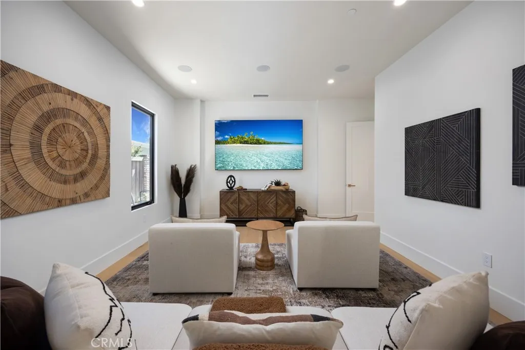 1453 Galaxy Dr, Newport Beach, CA, 92660