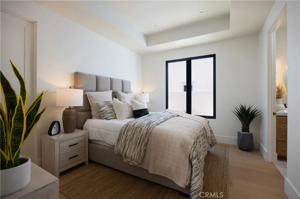 1453 Galaxy Dr, Newport Beach, CA, 92660