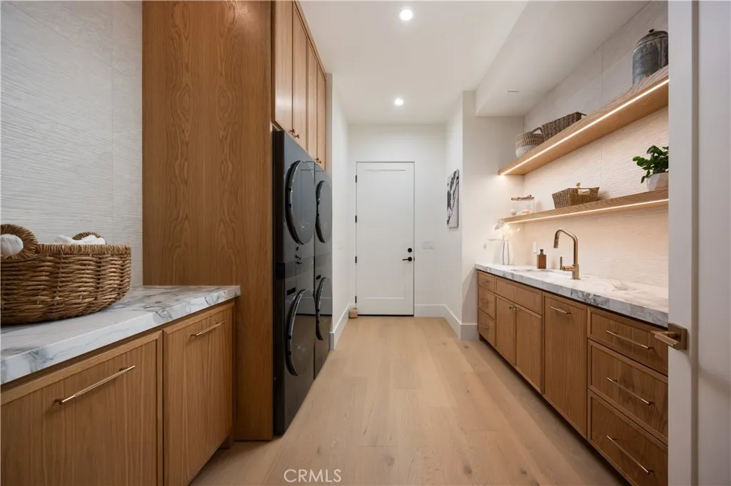 1453 Galaxy Dr, Newport Beach, CA, 92660
