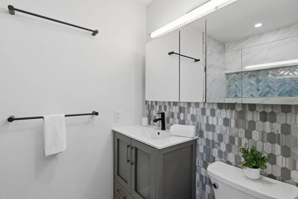 https://cdn.realtyfeed.com/cdn/127/306705204/75965364dedf4beebeb7a6dcd39efcdf.webp