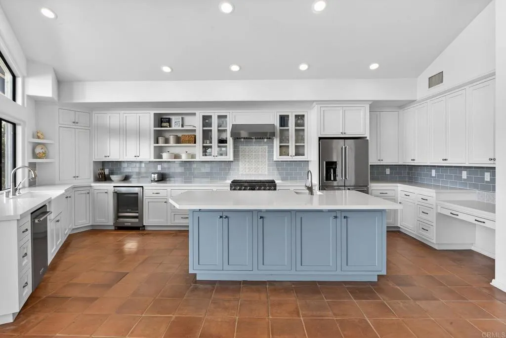 https://cdn.realtyfeed.com/cdn/127/306705254/845dcd1da9fe4c49e84405b4dec2fbd4.webp