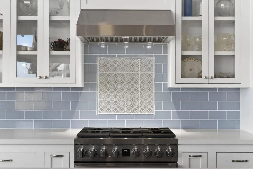 https://cdn.realtyfeed.com/cdn/127/306705254/b6fd1bdbc622327895d9c920aa83f571.webp