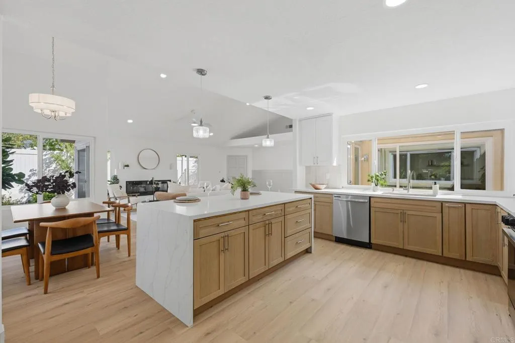https://cdn.realtyfeed.com/cdn/127/306705260/043004e1c965d2d1df01eb89da711255.webp