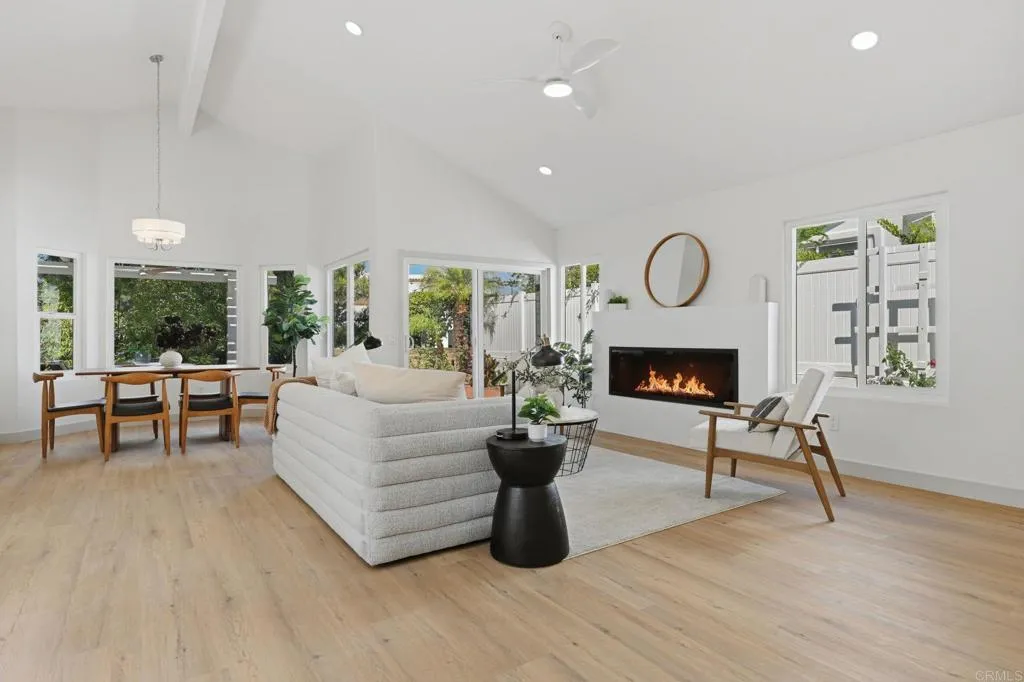 https://cdn.realtyfeed.com/cdn/127/306705260/07cbd5678d977f00df88115dfd8ff60a.webp