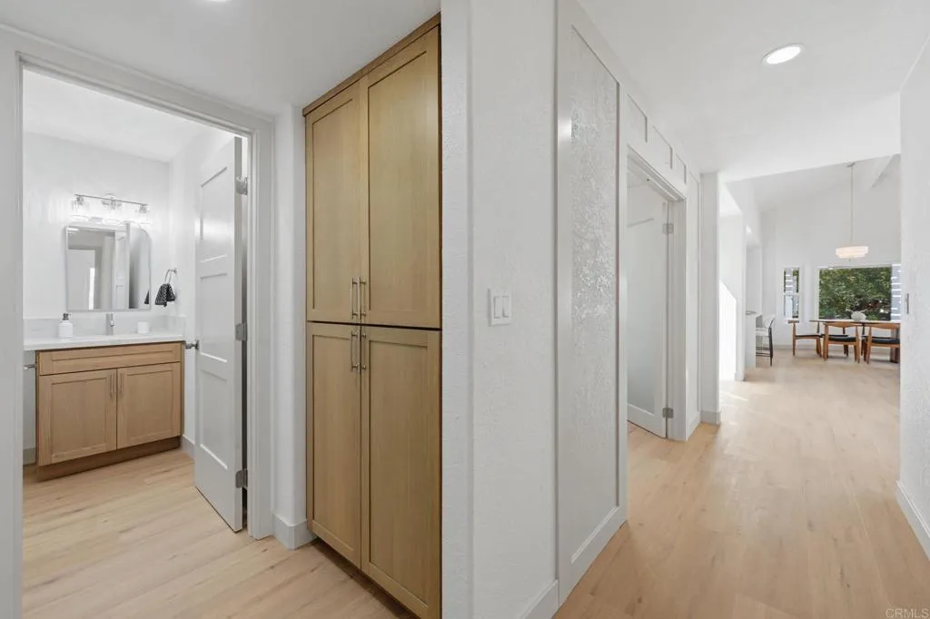 https://cdn.realtyfeed.com/cdn/127/306705260/1fe44d087f6c8f82d18d83f2d3fc4d4a.webp