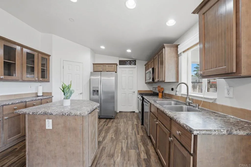 https://cdn.realtyfeed.com/cdn/127/306705340/12c0ce04a3fa7d89f762ef9294989443.webp