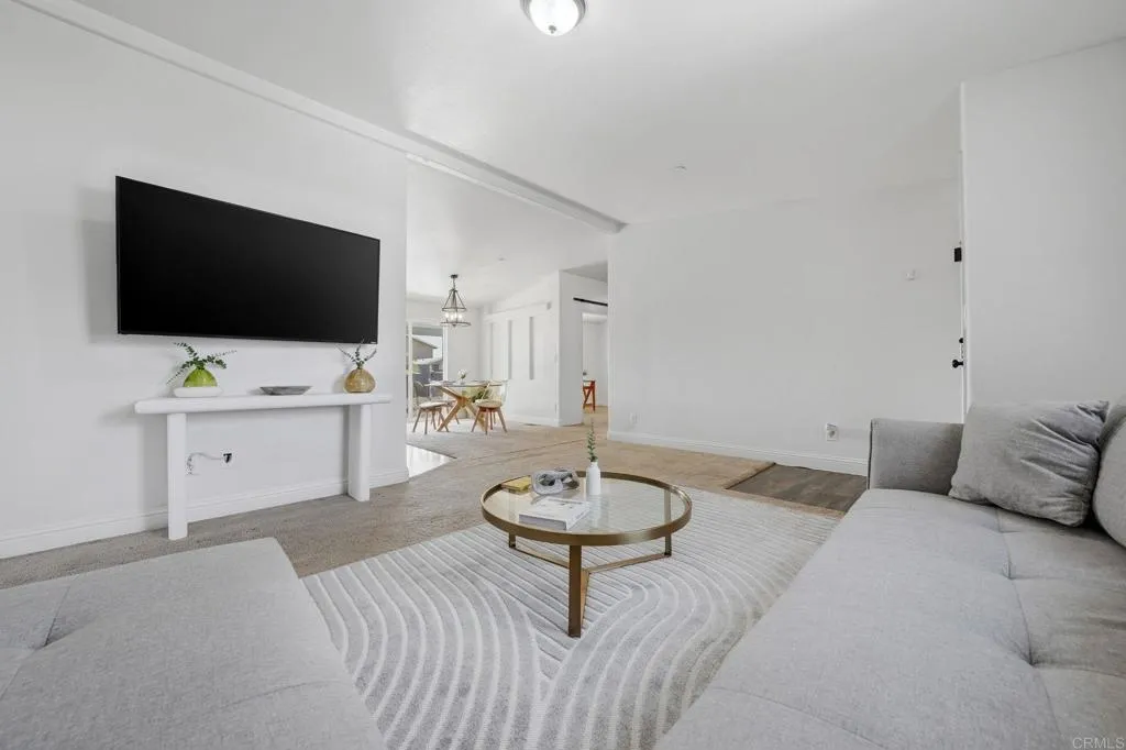 https://cdn.realtyfeed.com/cdn/127/306705340/232af7f676b1240c32b37c40c47176ec.webp