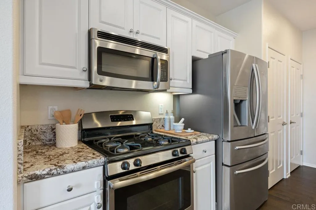 https://cdn.realtyfeed.com/cdn/127/306705346/2691169eb341fe546099c6c04ff3edb7.webp
