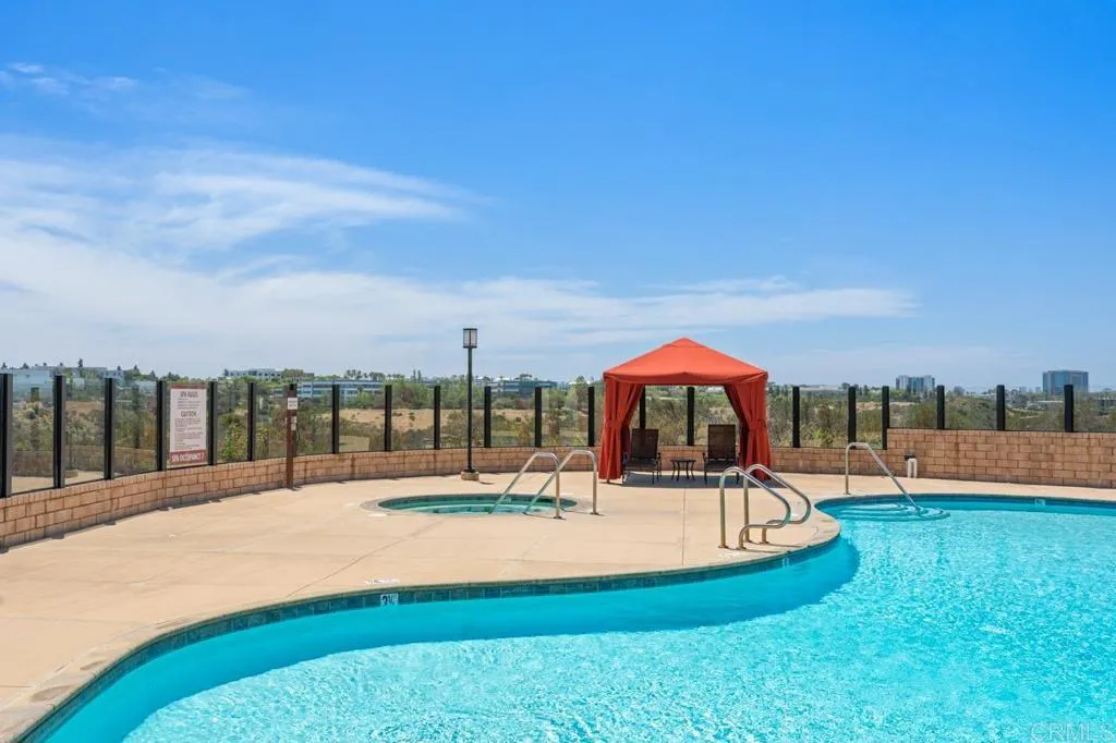 https://cdn.realtyfeed.com/cdn/127/306705346/453786c4968bfc598f40a5f4aa82c88c.webp