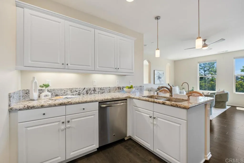 https://cdn.realtyfeed.com/cdn/127/306705346/8340f0a56814ef80cd44ba7d1bf2a9f5.webp