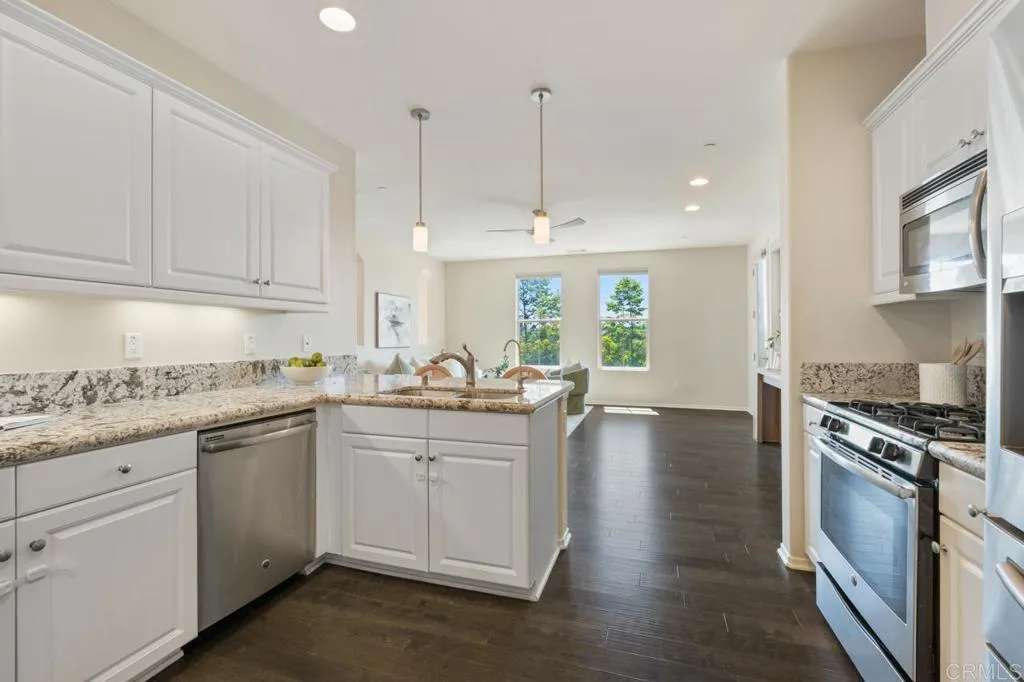 https://cdn.realtyfeed.com/cdn/127/306705346/abbef9a021f0dc5d9594b3e584b42296.webp