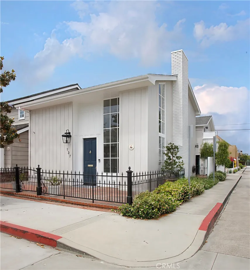 Newport Beach, CA 92662