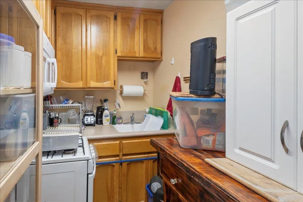 https://cdn.realtyfeed.com/cdn/127/306705375/1cb4d30a67f3b27baebe7afee43bbc69.webp