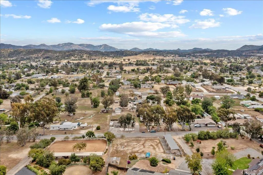 https://cdn.realtyfeed.com/cdn/127/306705375/35ab3e1a7f302a805a95f10b25223af8.webp