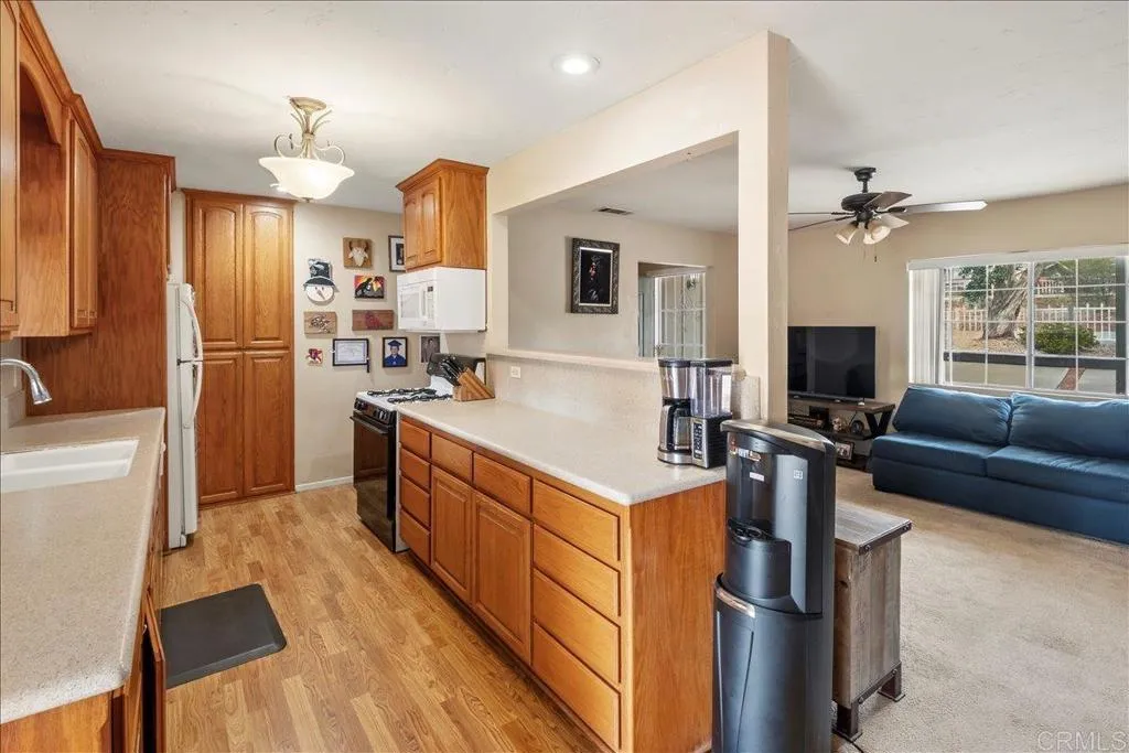 https://cdn.realtyfeed.com/cdn/127/306705375/64ba3d1a9ab384e4e5f5f304f6a44098.webp