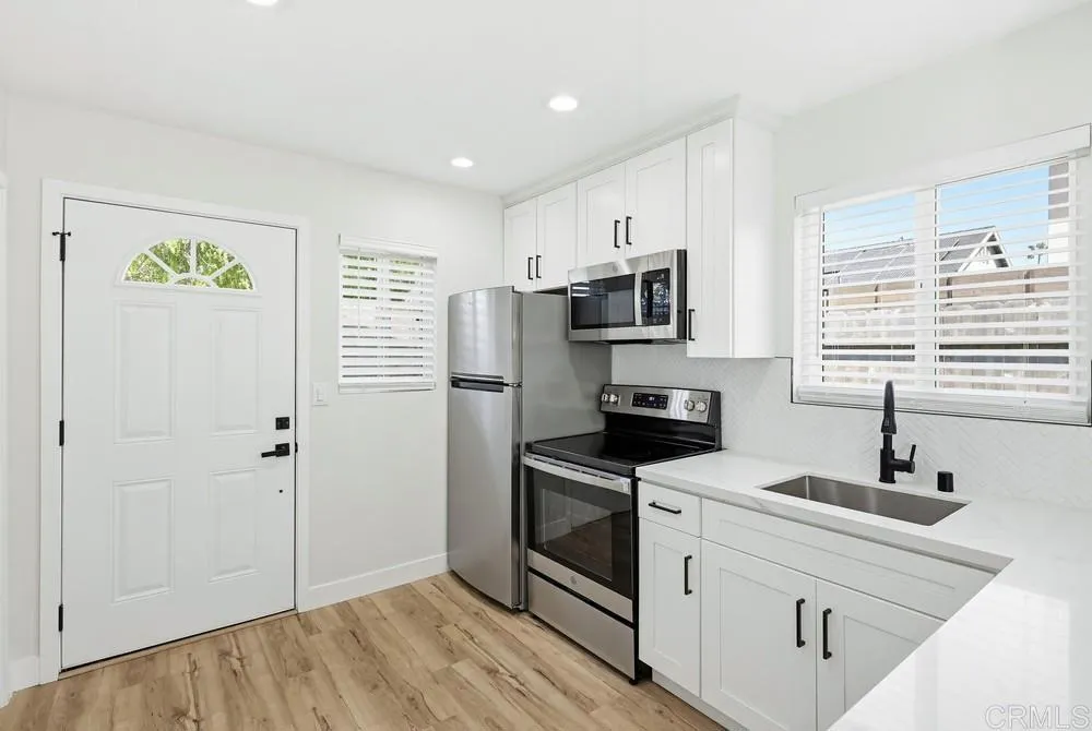 https://cdn.realtyfeed.com/cdn/127/306705398/30b72f33ae89d1777574469ee739f5e3.webp