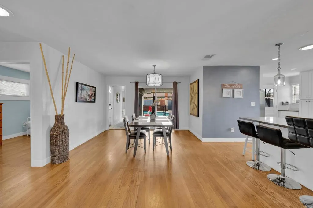 https://cdn.realtyfeed.com/cdn/127/306705418/11299dbe521b24fa024d332332be7d25.webp