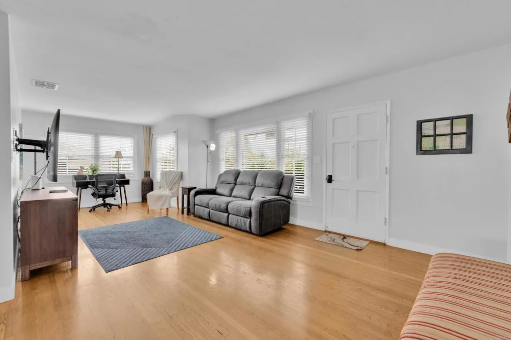 https://cdn.realtyfeed.com/cdn/127/306705418/170bafad42f24237f5f0a62166fe9998.webp