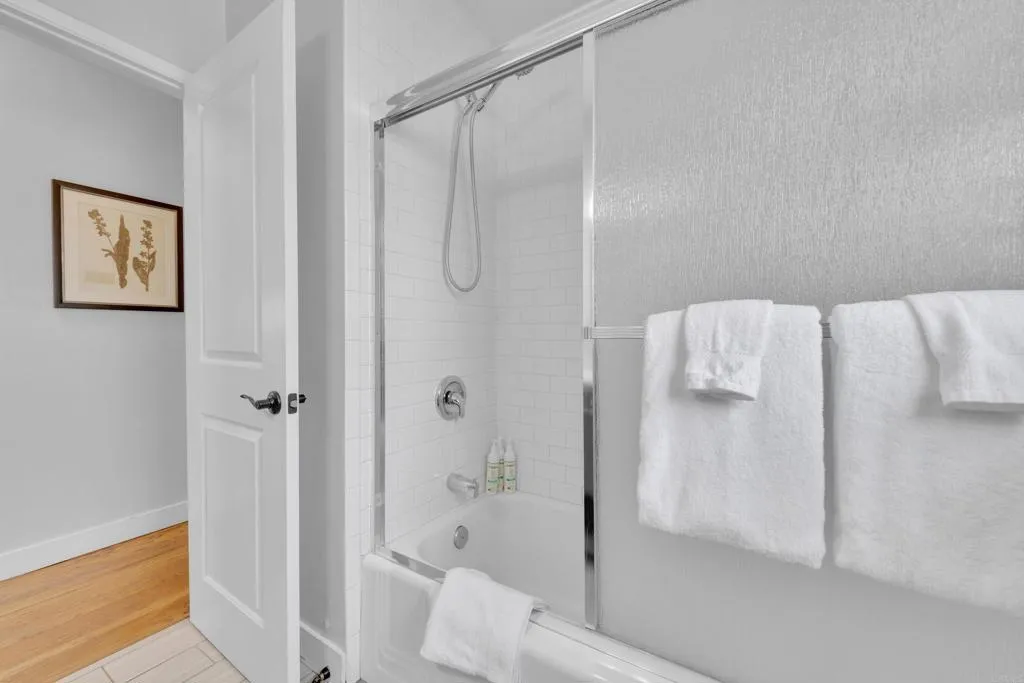 https://cdn.realtyfeed.com/cdn/127/306705418/cedcecb8145c06fb6221674d62fab00c.webp