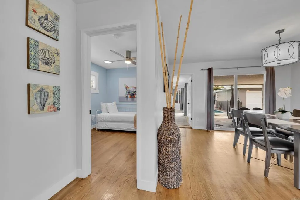 https://cdn.realtyfeed.com/cdn/127/306705418/efbfb41e809c445f5c902d4bd85fbf91.webp