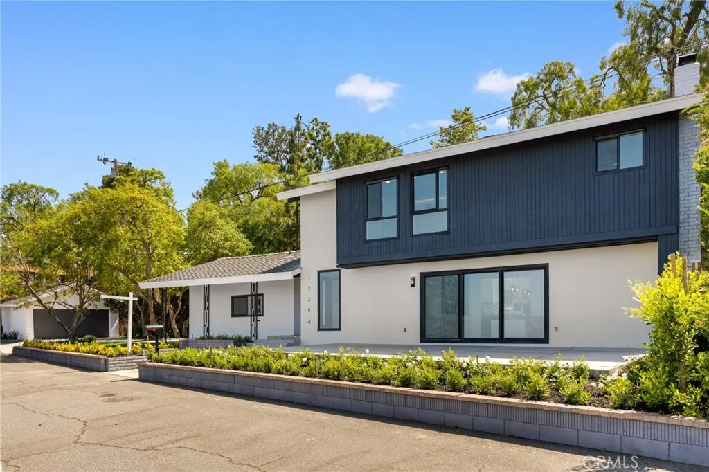 North Tustin, CA 92705