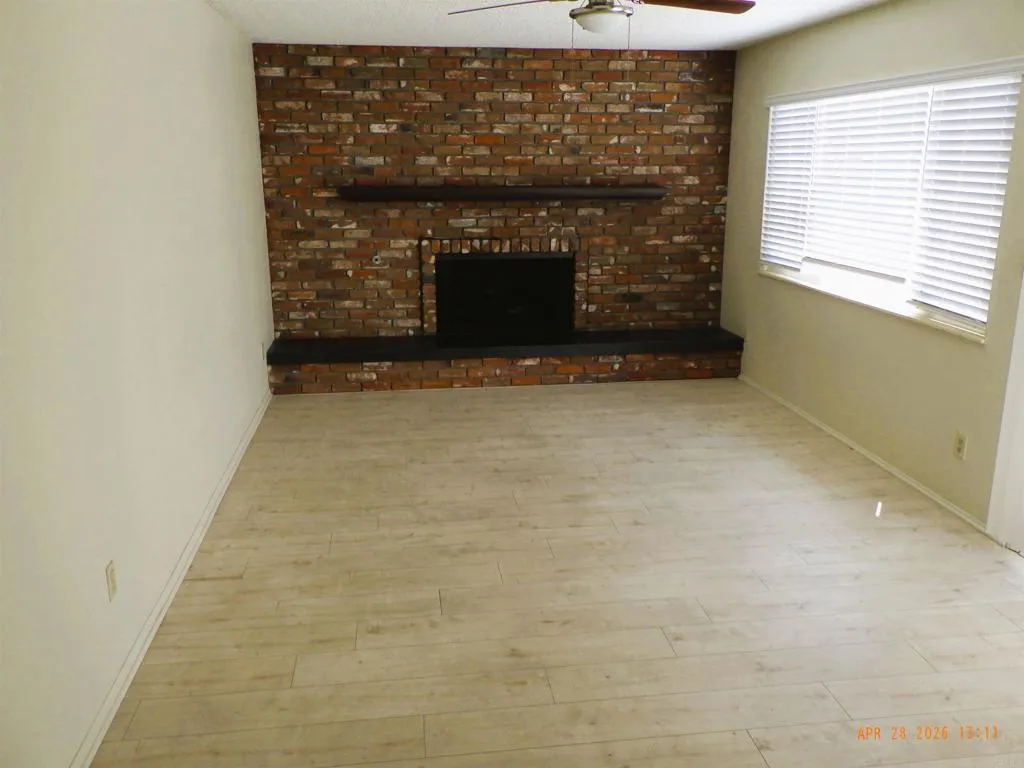 https://cdn.realtyfeed.com/cdn/127/306705465/a44b3185afa1297446471d89d79314fb.webp