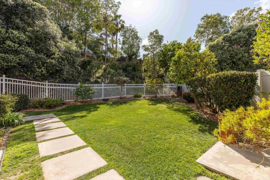 https://cdn.realtyfeed.com/cdn/127/306705495/15f3c3183fd1607440b661a6513bbe84.webp