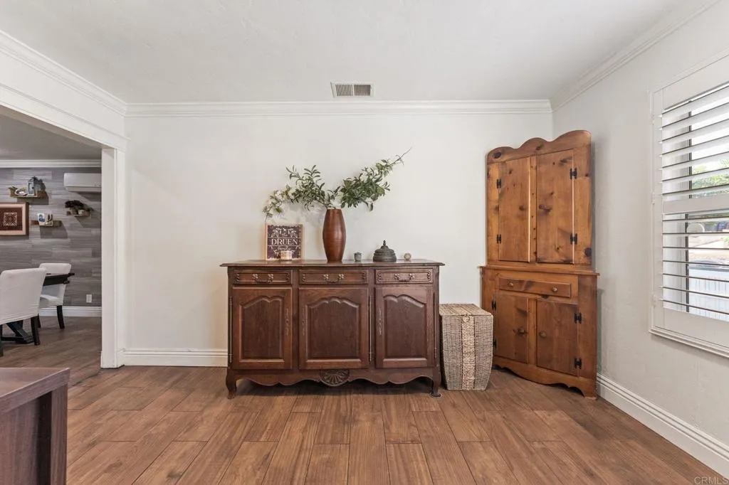 https://cdn.realtyfeed.com/cdn/127/306705514/0c57586c74774e3ef5cf5d83111a760c.webp