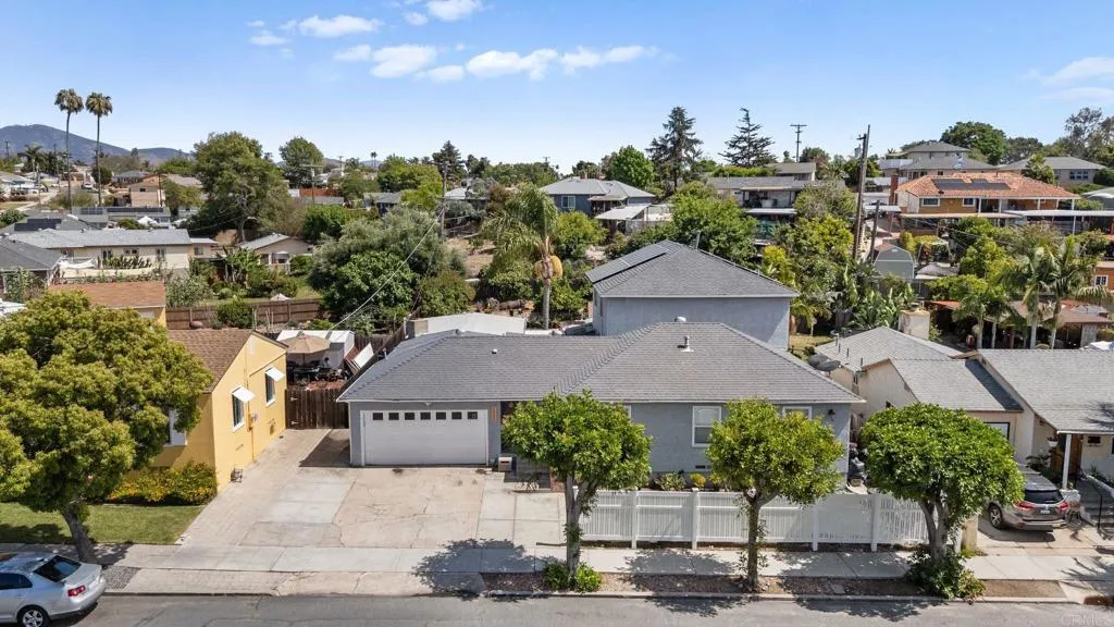 https://cdn.realtyfeed.com/cdn/127/306705514/23e4fe85346297b84b6eb1cb31c325a0.webp