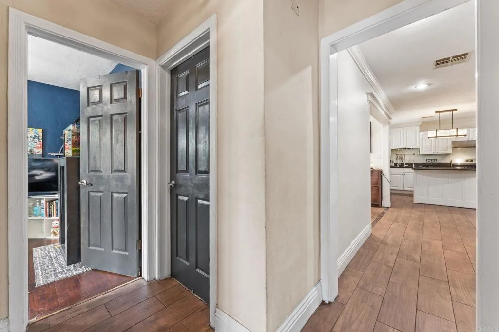 https://cdn.realtyfeed.com/cdn/127/306705514/48c282065b37db1dca142f8ca18891c7.webp