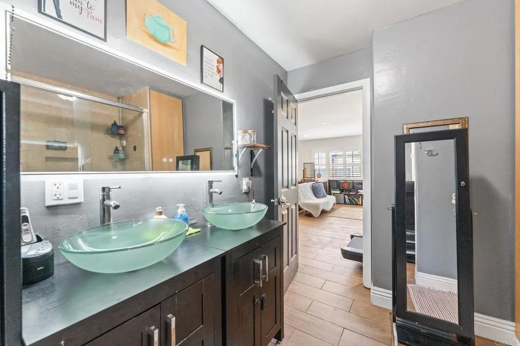 https://cdn.realtyfeed.com/cdn/127/306705514/4d79f857cbc9a4736034a84a6a513085.webp