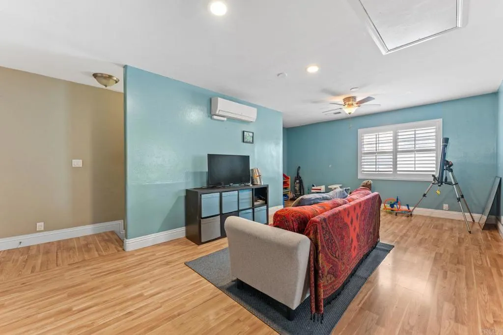 https://cdn.realtyfeed.com/cdn/127/306705514/51757a80967b66af0189e5a2816a9a25.webp