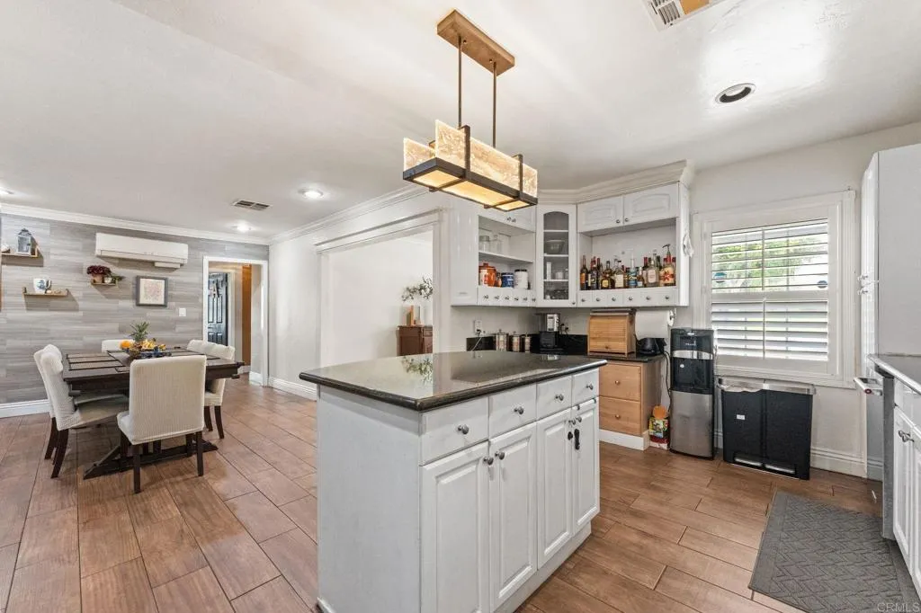 https://cdn.realtyfeed.com/cdn/127/306705514/967bc73a6e07da453cff4a2a26ba18f2.webp