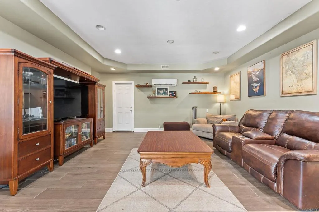 https://cdn.realtyfeed.com/cdn/127/306705514/a23e3c405ad03d11404e7e291b317798.webp