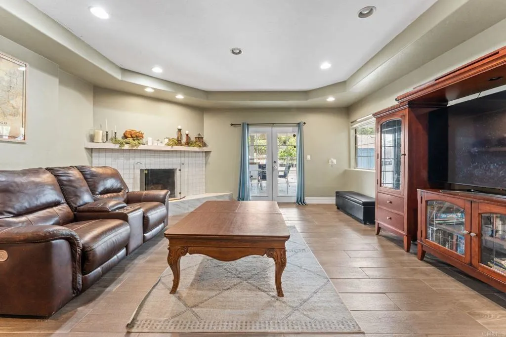 https://cdn.realtyfeed.com/cdn/127/306705514/a4fd7f1eec7e737765cd7df765b3732c.webp