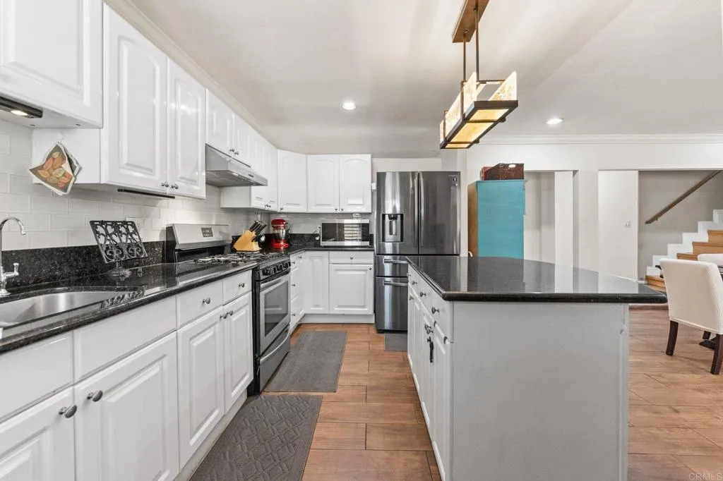 https://cdn.realtyfeed.com/cdn/127/306705514/a9febb04e63e17852b45bb5bbdf05ff8.webp