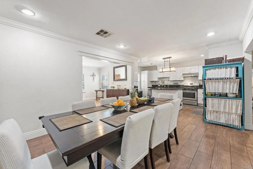 https://cdn.realtyfeed.com/cdn/127/306705514/d5c889c06a988e638ac1a6dad98f6dae.webp