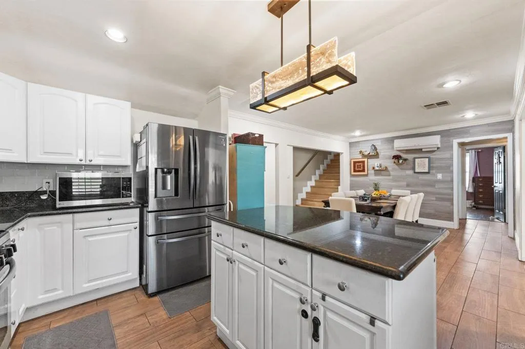 https://cdn.realtyfeed.com/cdn/127/306705514/fbc081c02ed49850b520c85eb4ed6c98.webp