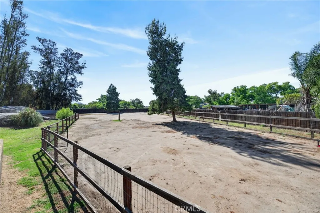 https://cdn.realtyfeed.com/cdn/127/306705544/26b5099689efd4df547338108be4a378.webp